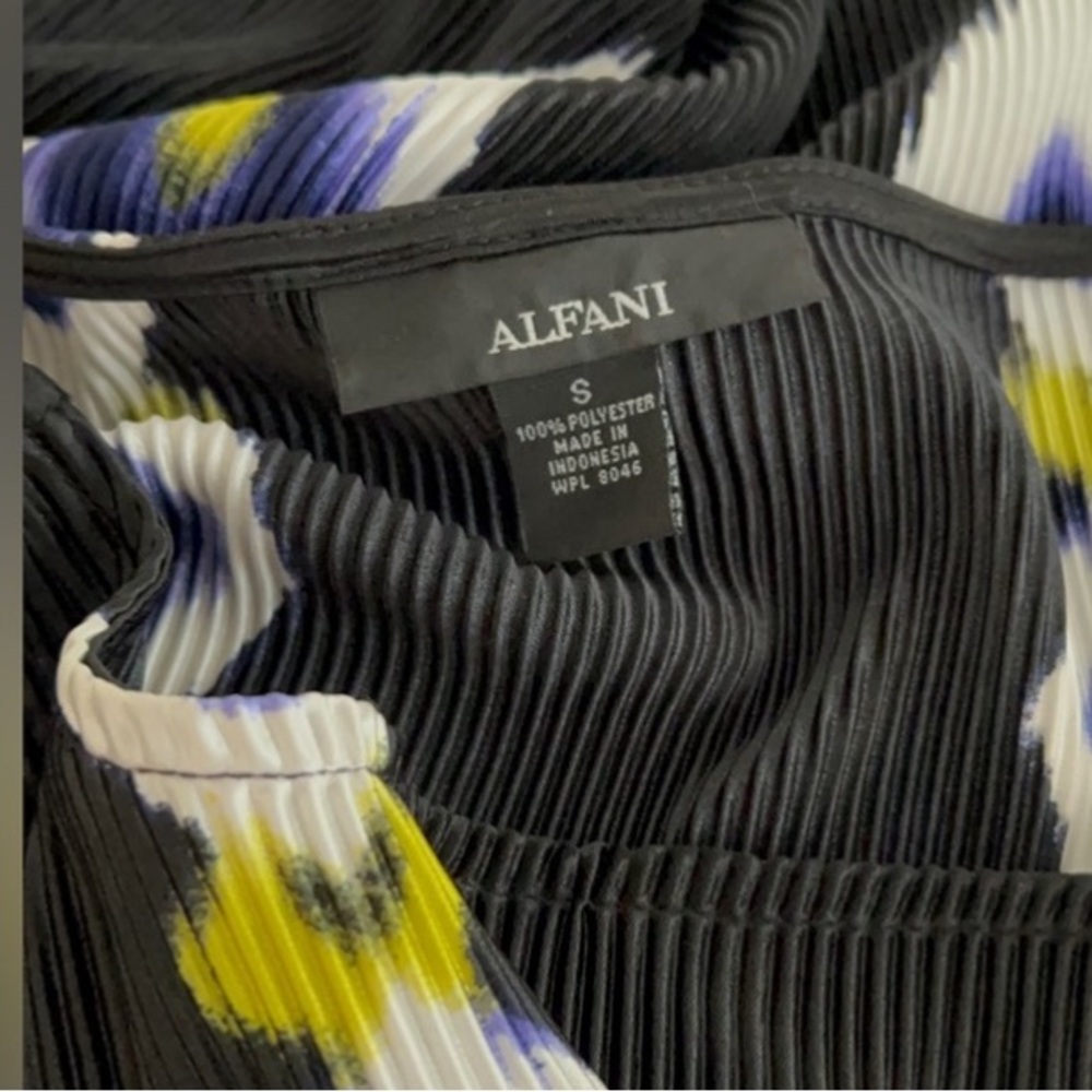 Alfani Printed Crinkle Dress. - Picture 6 of 8